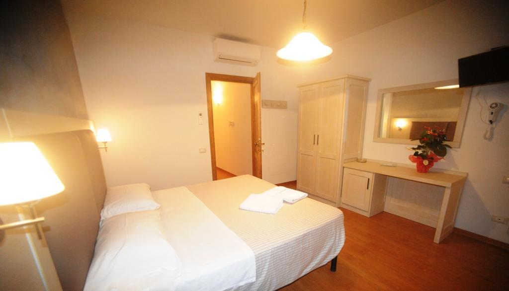 Super Relais Stella Hotel Signa Room photo